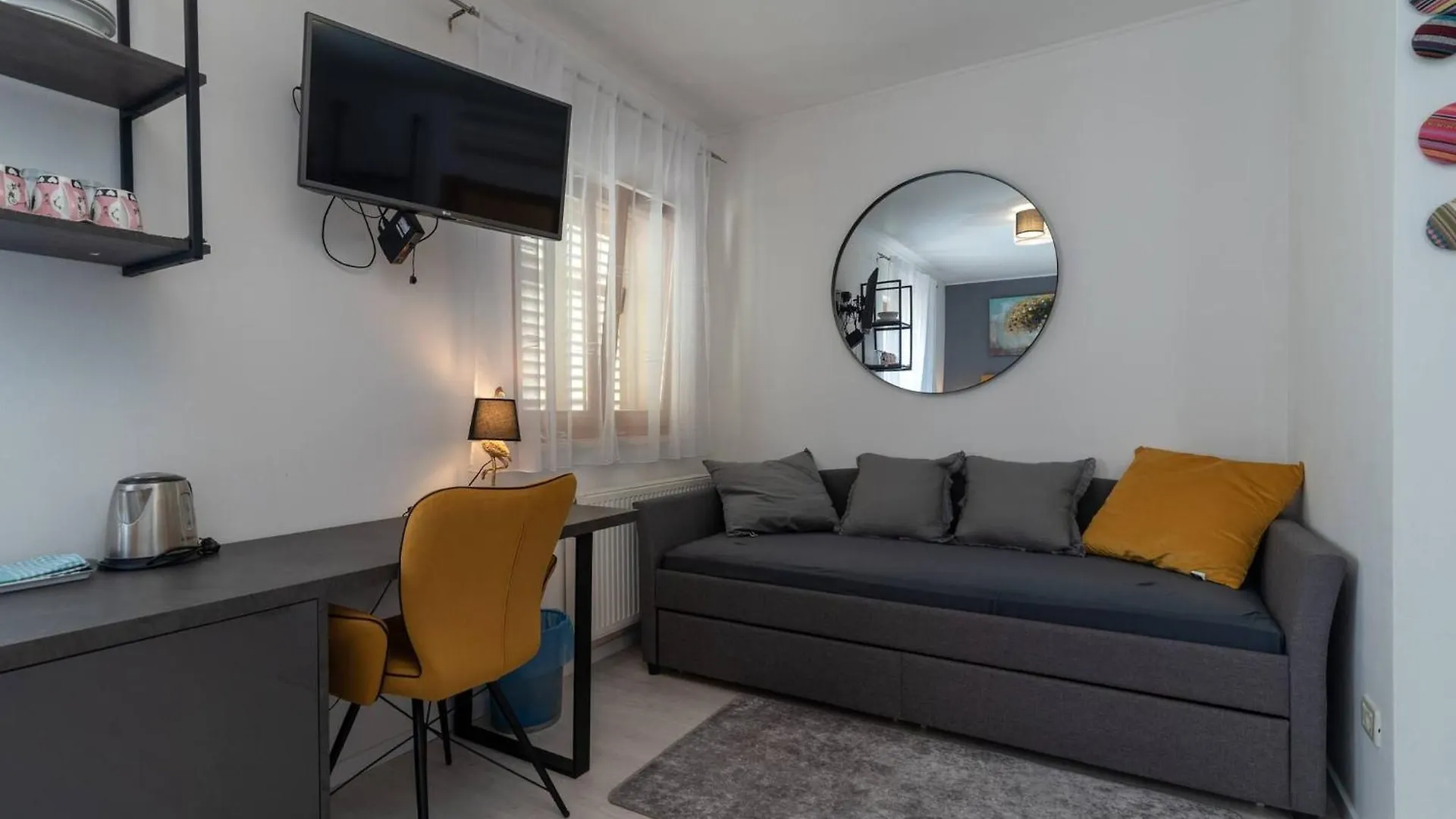 Stylish Triple Room With Balcony